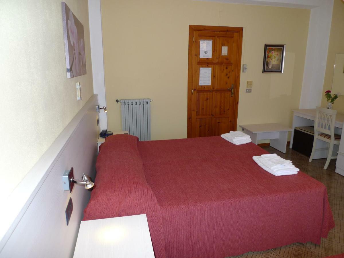 Hotel Alexander Санта-Доменика Экстерьер фото